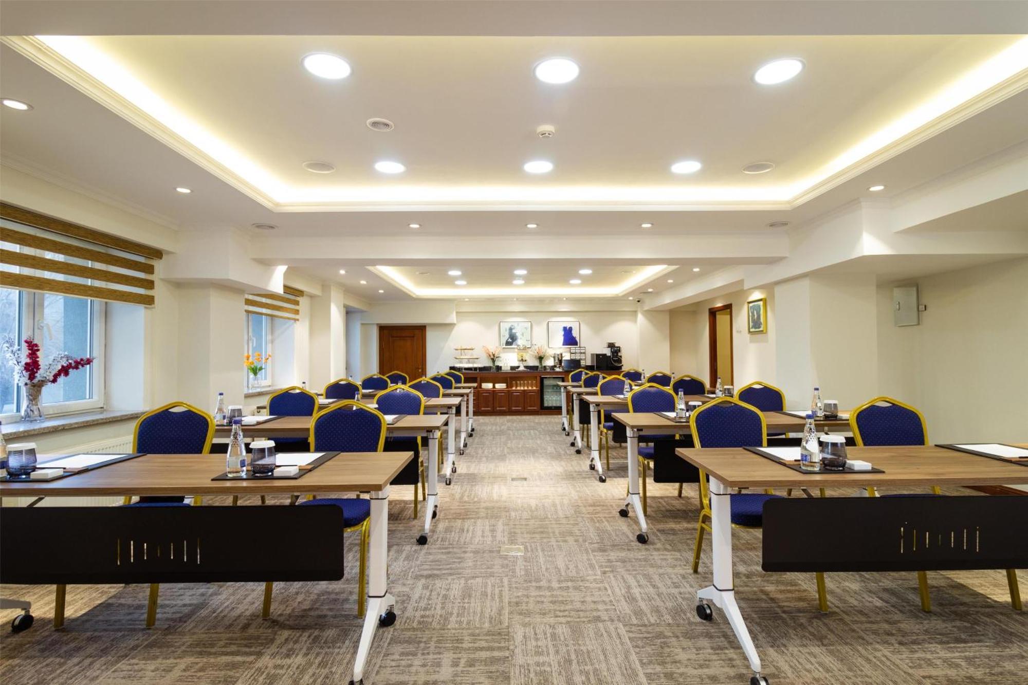Kempinski Hotel Khan Palace Улан-Батор Экстерьер фото