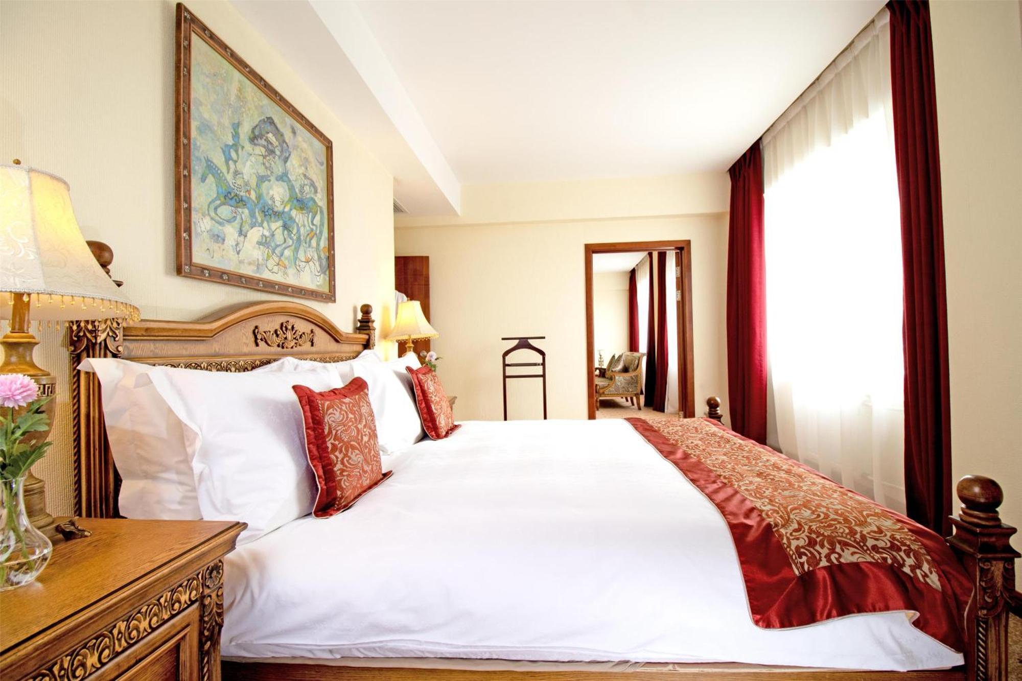 Kempinski Hotel Khan Palace Улан-Батор Экстерьер фото